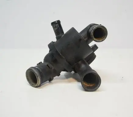 Audi A3 S3 8P Thermostat 03L121111S