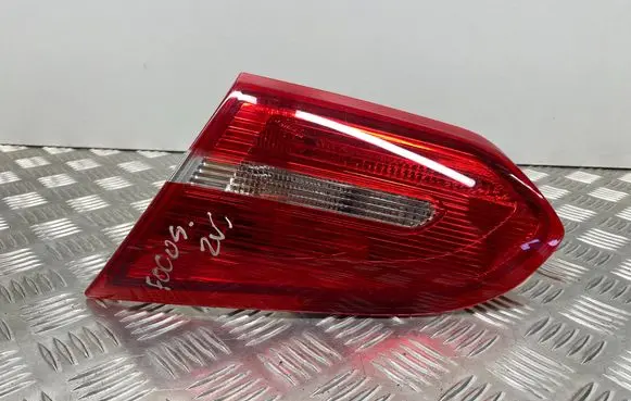 Ford Focus Tailgate rear/tail lights F1EB13A602DD