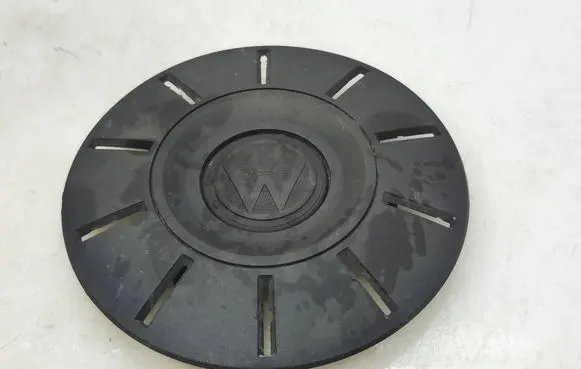 Volkswagen Transporter - Caravelle T6 R16 wheel hub/cap/trim 7E0601151C 7E0601151B