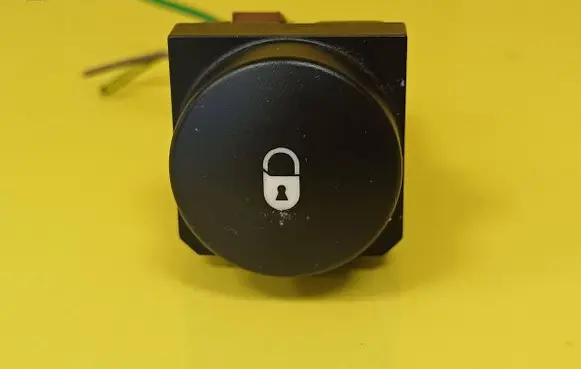 Citroen Xsara Picasso Central locking switch button 