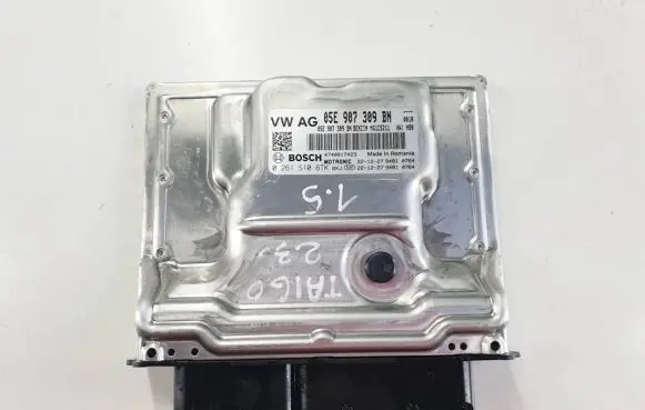 Volkswagen Taigo Engine control unit/module 05E907309BN 0261S10637