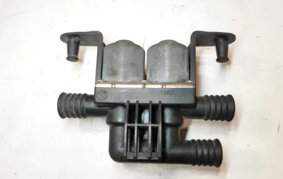 BMW 5 E39 Coolant heater control valve 1147412 011003