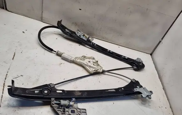 Mercedes-Benz CLS C219 Rear window lifting mechanism without motor A2197300746