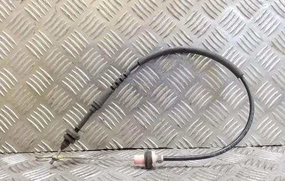 Volkswagen PASSAT B4 Throttle cable 3A1721555B