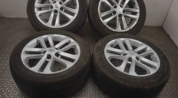 Nissan Juke I F15 R17 alloy rim ET47 82202