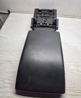 Volvo V70 Armrest lock 13034370BL