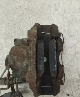 Volkswagen PASSAT B5.5 Front brake caliper