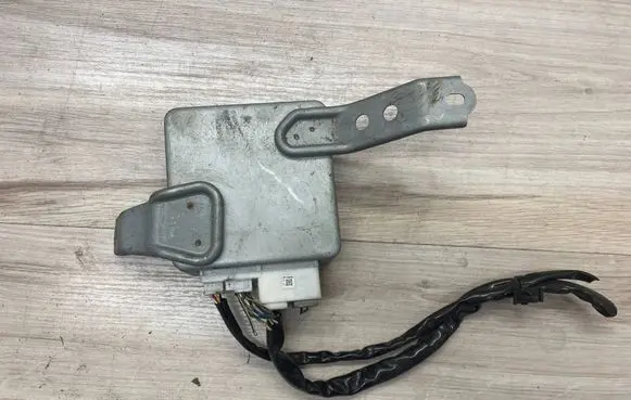 Toyota Yaris Verso Power steering control unit/module 896500D030 6900000565 1129000650