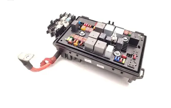 Opel Astra J Fuse module 13449210 1110224AB