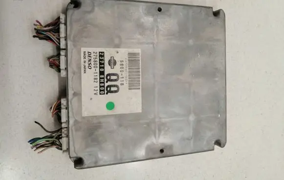 Nissan X-Trail T30 Engine control unit/module 237108H80D 5800118 2758001182