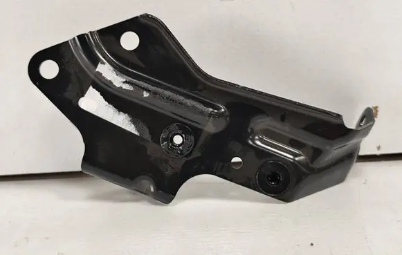 Nissan Qashqai J12 Fender mounting bracket F41C16UAMA