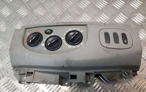 Opel Vivaro Climate control unit W964383F