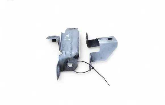 Porsche Cayenne (92A) Fender mounting bracket 7P5821161 7P5805603A