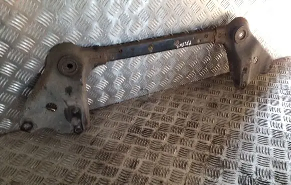 Nissan Juke I F15 Other front suspension part 