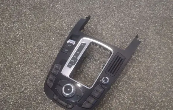Audi A4 S4 B8 8K Head unit multimedia control 8T0919611