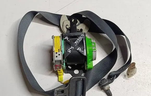 Toyota Verso Front seatbelt 73220-0F050