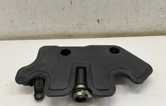 Opel Insignia B Intake resonator 84182561