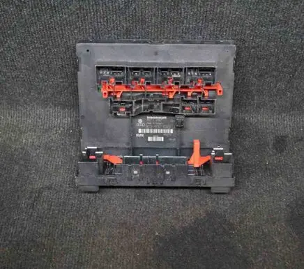 Audi A3 S3 8P Central body control module 3C0937049J