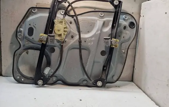 Volkswagen Touran I Front window lifting mechanism without motor 1T1837729AJ 117103K 03781762