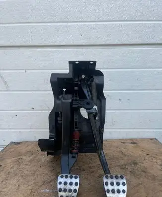 Mercedes-Benz C W203 Pedal assembly A2032902101 0117900711