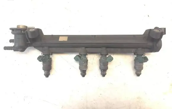 Volkswagen Golf IV Fuel main line pipe 06A133317A 037906031AA