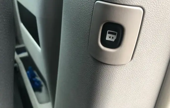 Chrysler Grand Voyager V Electric sliding door switch 