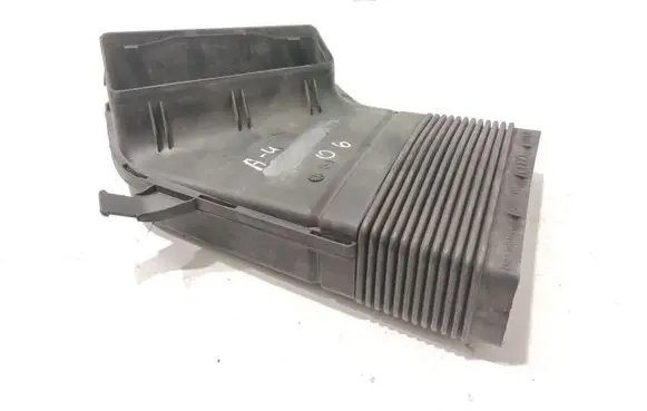Audi A4 S4 B7 8E 8H Air intake duct part 8E0129617