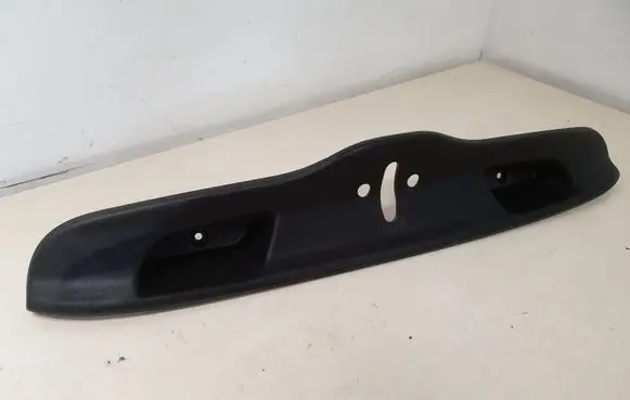 Volvo C30 Tailgate/boot lid lock trim 30674787