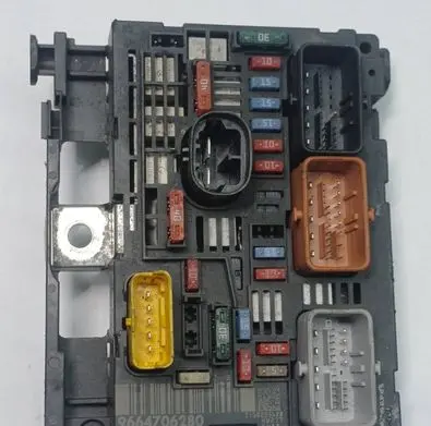 Peugeot Partner Fuse module 9664706280 BSMR0500 R05