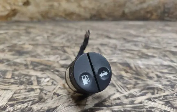Jaguar XK8 - XKR Fuel tank opening switch LJA6255AB
