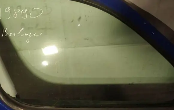 Citroen Berlingo Front door window glass four-door as2