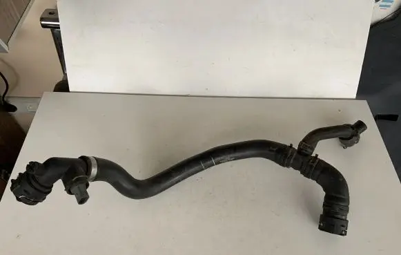 Audi A4 S4 B9 Engine coolant pipe/hose 8W0122055M
