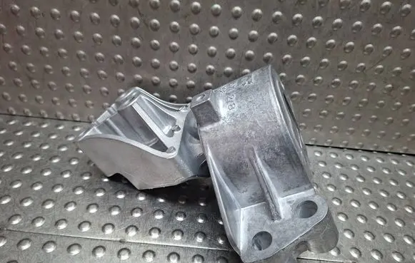 Fiat Doblo Engine mount bracket S27649824 517991100