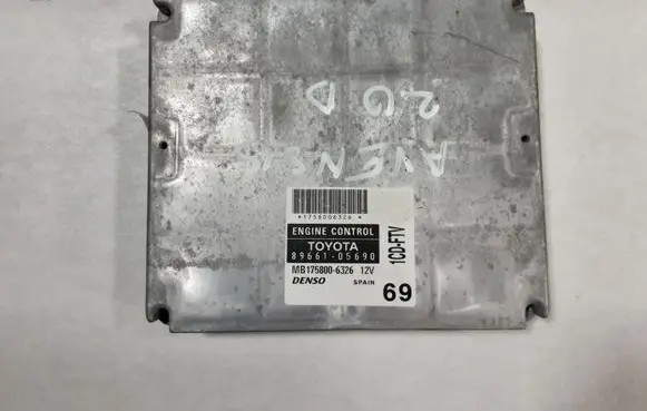Toyota Avensis T250 Engine control unit/module 8966105690