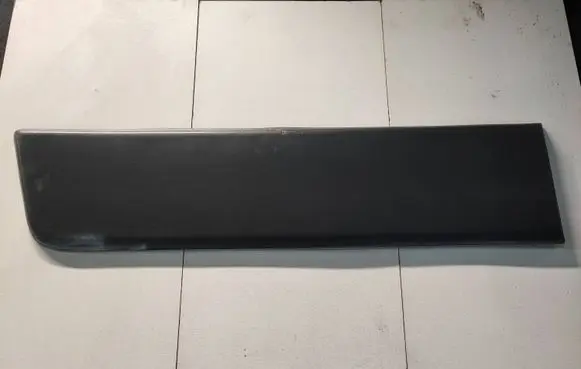 Rear fender molding trim