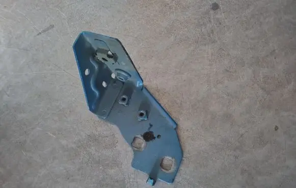 Renault Captur Fender mounting bracket 641819714R