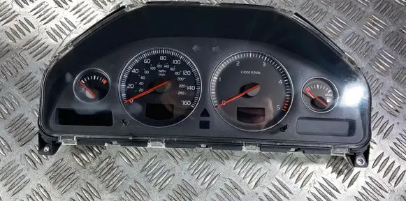 Volvo XC90 Speedometer (instrument cluster) 30746111 8602891