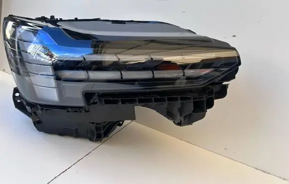 Volvo XC90 Headlight/headlamp 32450063