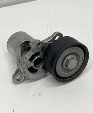 Volkswagen PASSAT B7 Alternator belt tensioner 06K903133 211396193