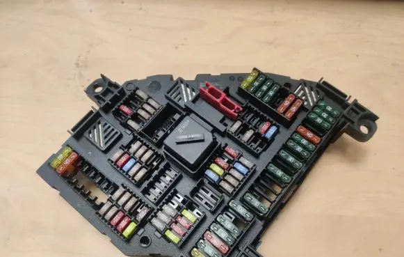 BMW 5 F10 F11 Fuse box set 923442301