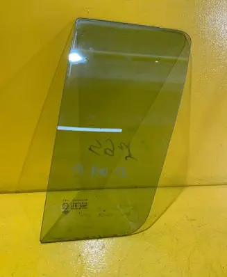 Dacia Sandero II Side middle window/glass 