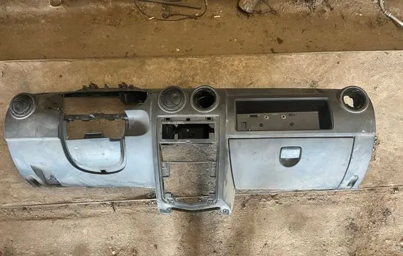 Dacia Logan I Dashboard 8200213820 820021382