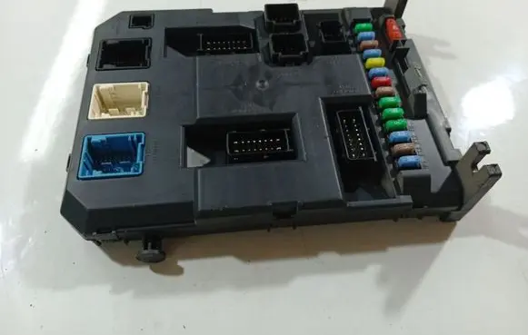 Citroen DS3 Comfort/convenience module 9666951980