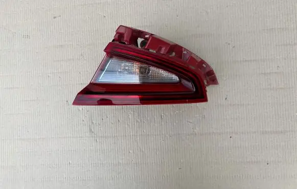 KIA Stinger Tailgate rear/tail lights 92402J5