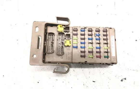 Subaru Outback Fuse module 82201AJ000