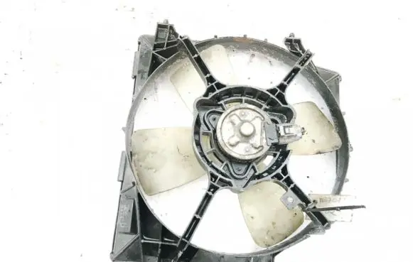Radiator cooling fan shroud