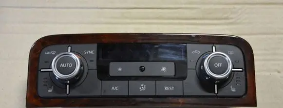 Volkswagen Touareg II Climate control unit 7P6907040BR