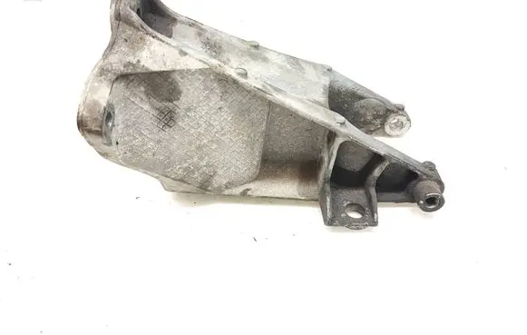 Volkswagen Transporter - Caravelle T5 Engine mounting bracket 7E0199343