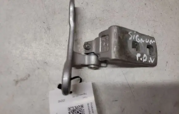 Opel Signum Front door upper hinge