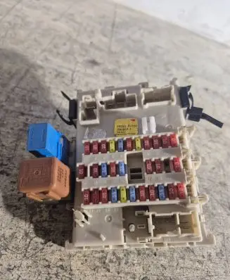 Nissan Primera Fuse box set 24350AV700 0908041